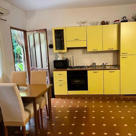 Apartments Matkov - Quite And Peaceful Location Jelsa  Bagian luar foto