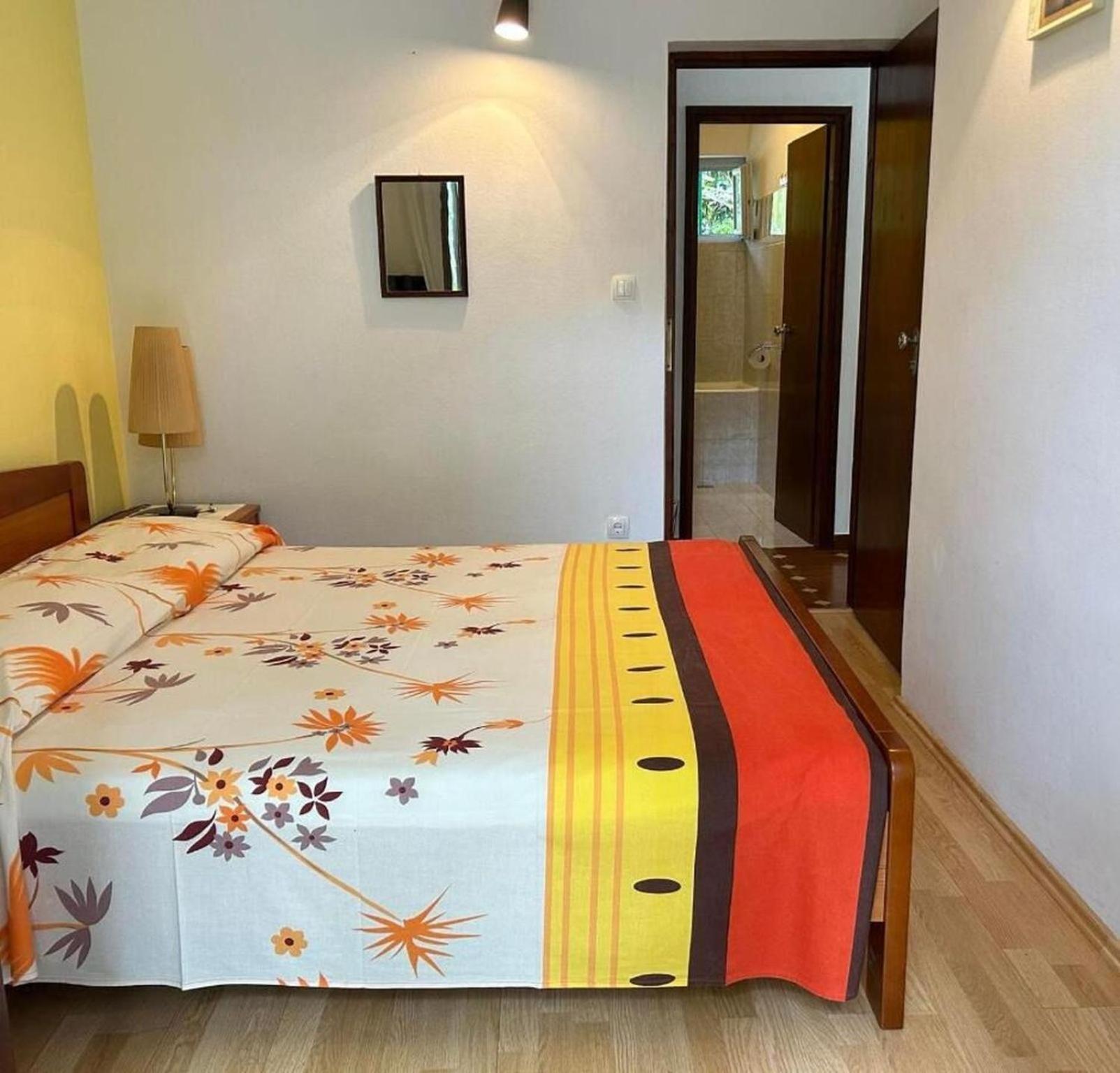 Apartments Matkov - Quite And Peaceful Location Jelsa  Bagian luar foto