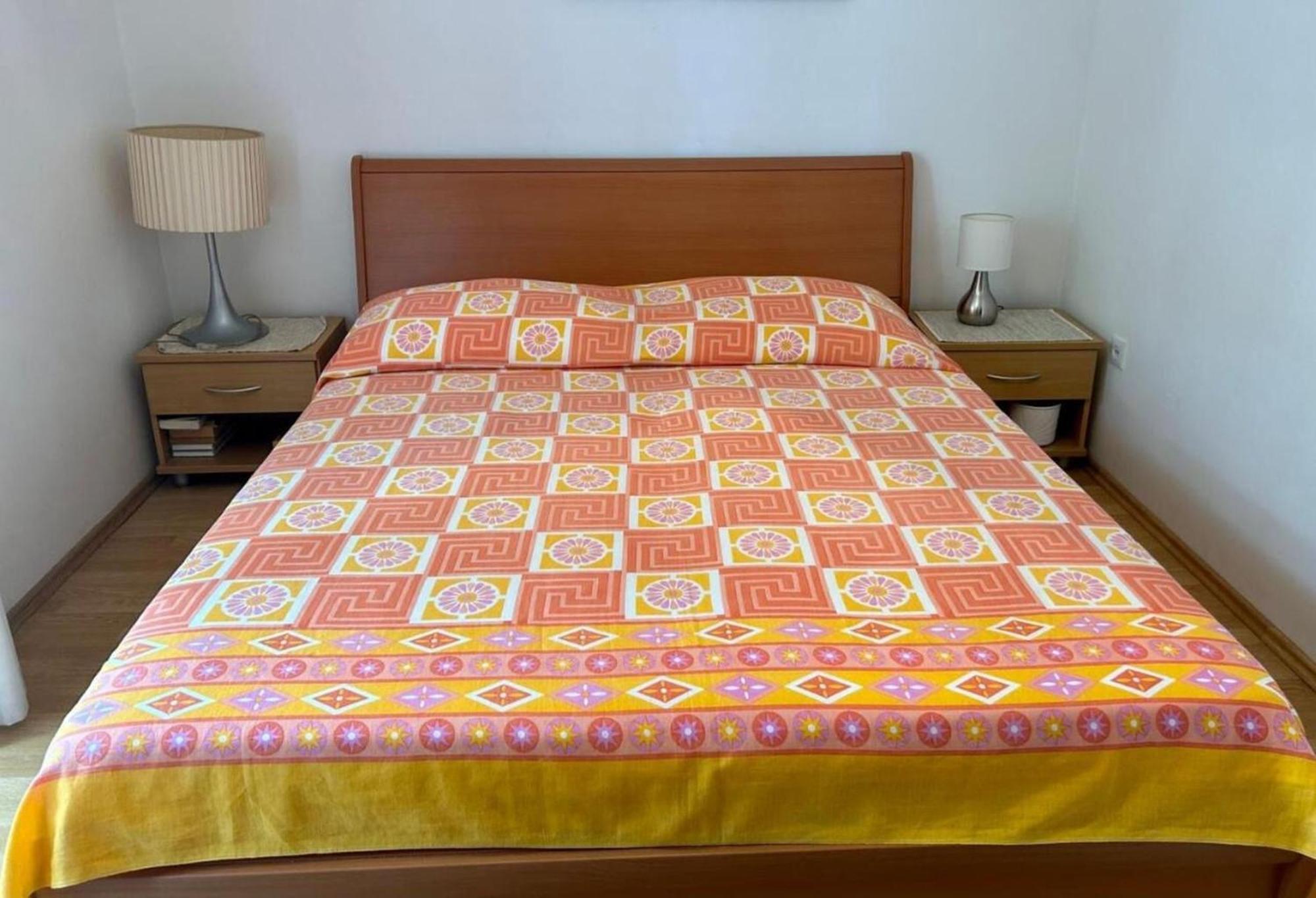 Apartments Matkov - Quite And Peaceful Location Jelsa  Bagian luar foto