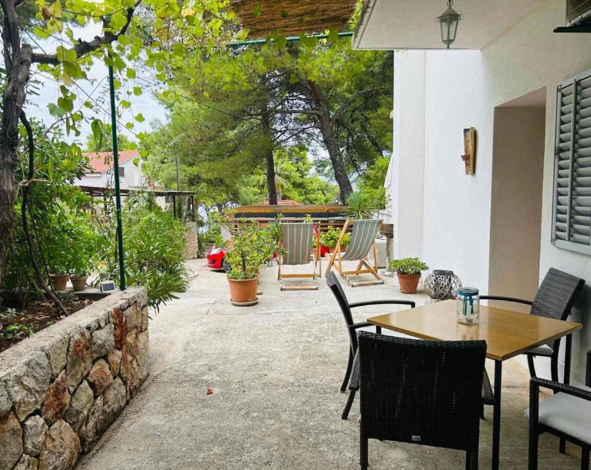 Apartments Matkov - Quite And Peaceful Location Jelsa  Bagian luar foto