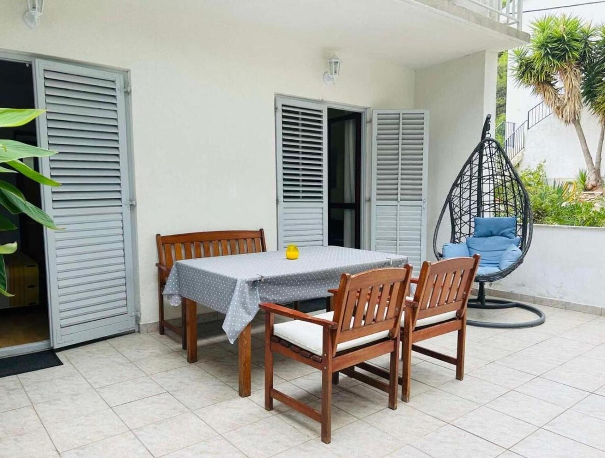 Apartments Matkov - Quite And Peaceful Location Jelsa  Bagian luar foto